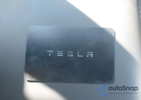 2025 Tesla Model 3 Long Range All-Wheel Drive z USA, uszkodzony, nr VIN 5YJ3E1EB1SF021815